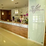 Saffron 4*