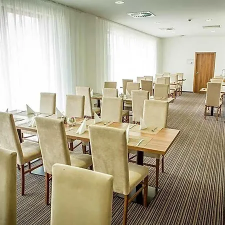 Saffron 4* Братислава