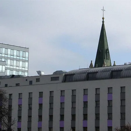 Saffron Hotel 4*
