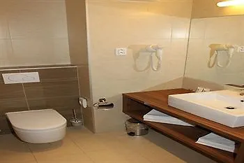 سافرون فندق 4*
