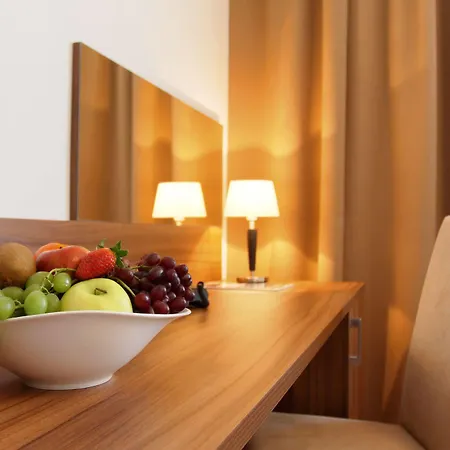 Saffron Hotel 4*